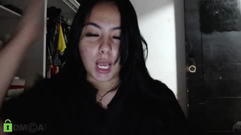 Snapshot of paula_torrez chatting on February 6, 11:26 pm paula_torrez online show from February 6, 11:26 pm