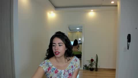 Snapshot of paulina_dossantos chatting on February 1, 9:29 pm paulina online show from February 1, 9:29 pm