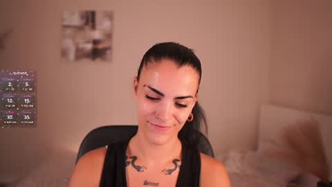 Pauline online show from July 19, 1:57 pm