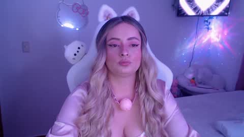 peacherry_ online show from February 8, 3:30 am