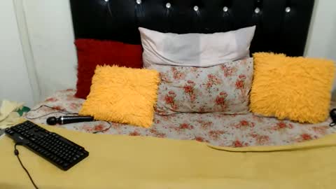 peachesx25 online show from June 7, 7:21 pm