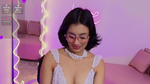 peachy_tay online show from January 7, 11:46 am
