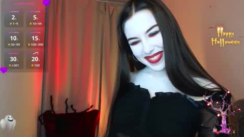 Chloe online show from October 31, 2:54 pm