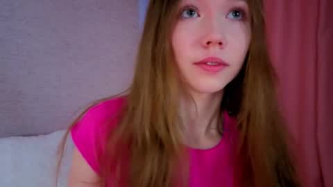 pearly_peach_ online show from May 3, 4:10 pm
