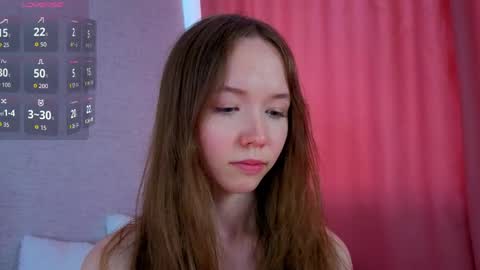 pearly_peach_ online show from May 28, 1:58 am
