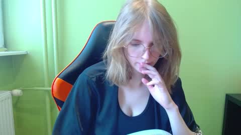 Penny online show from April 14, 8:36 am