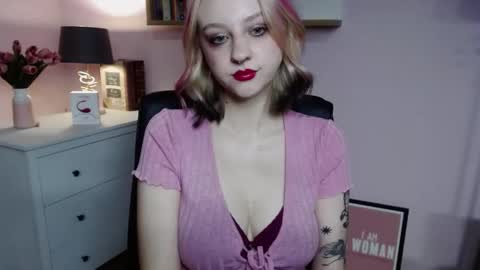 Madeline online show from December 14, 7:51 am