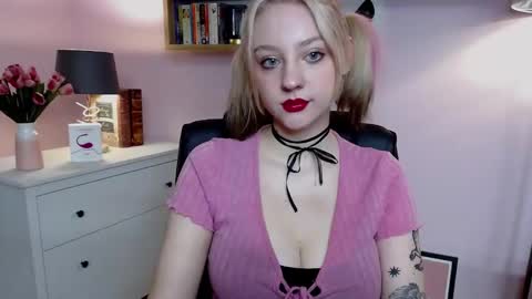 Madeline online show from December 28, 7:44 am