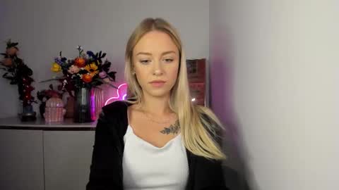 Snapshot of perfectxcindy chatting on October 2, 5:45 am Cindy online show from October 2, 5:45 am