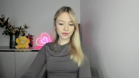 Snapshot of perfectxcindy chatting on February 3, 6:24 am Cindy online show from February 3, 6:24 am