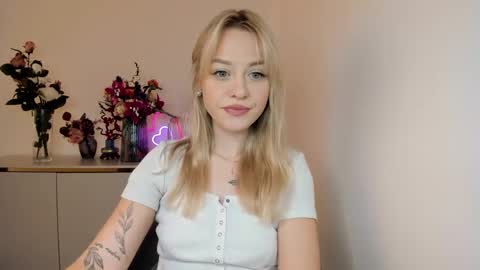Snapshot of perfectxcindy chatting on March 7, 6:24 am Cindy online show from March 7, 6:24 am