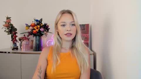 Snapshot of perfectxcindy chatting on September 25, 5:39 am Cindy online show from September 25, 5:39 am