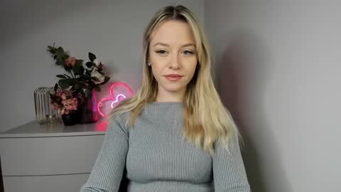 Snapshot of perfectxcindy chatting on December 28, 7:11 am Cindy online show from December 28, 7:11 am