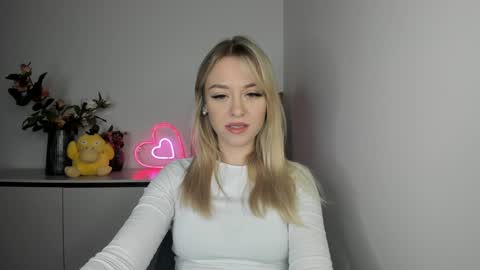 Snapshot of perfectxcindy chatting on February 6, 6:29 am Cindy online show from February 6, 6:29 am