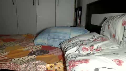 petite_danielle online show from June 12, 7:27 am
