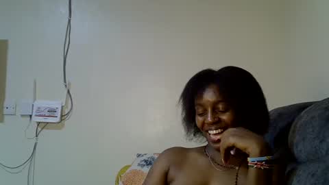 petite_melinda online show from June 14, 2:24 am