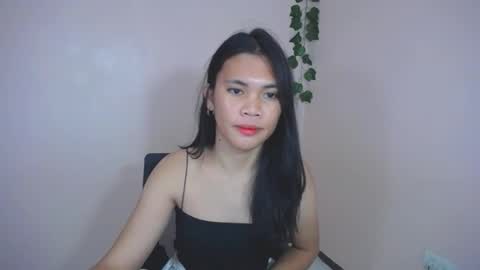 petite_pauline online show from January 17, 6:48 pm