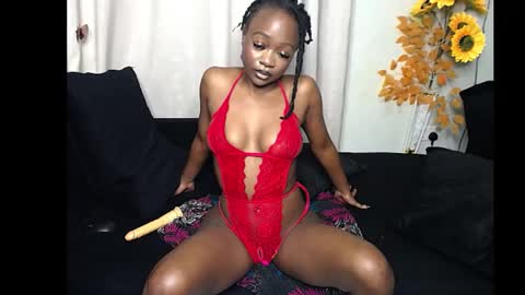 ebonyshawtypetit online show from April 19, 1:05 am