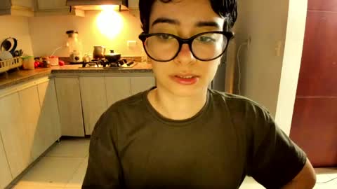 Lunna online show from June 8, 1:28 am