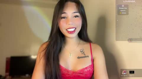 Snapshot of petitegirlx69 chatting on February 14, 3:22 am miss lisa online show from February 14, 3:22 am