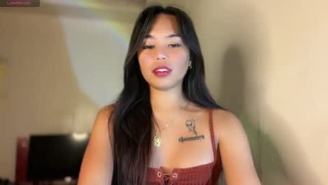 Snapshot of petitegirlx69 chatting on February 11, 1:52 am miss lisa online show from February 11, 1:52 am