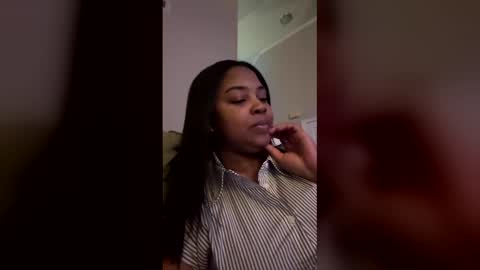 petitekinkxo online show from February 5, 1:41 am