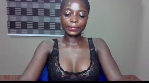 petitexxebony online show from June 1, 7:37 pm