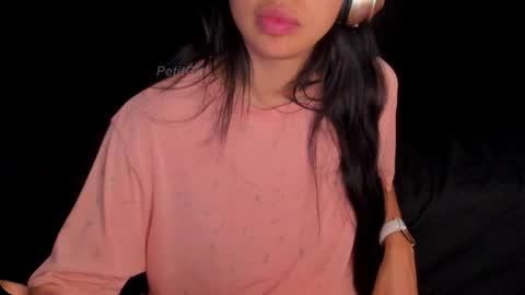 Snapshot of petitgirl_ chatting on December 15, 8:04 pm  J A S S  online show from December 15, 8:04 pm