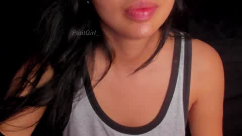 Snapshot of petitgirl_ chatting on January 11, 7:27 pm  J A S S  online show from January 11, 7:27 pm