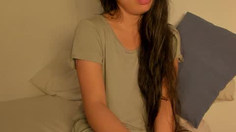 Snapshot of petitgirl_ chatting on March 3, 8:29 pm  J A S S  online show from March 3, 8:29 pm