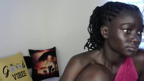 petitte_gyaal online show from October 24, 10:11 am