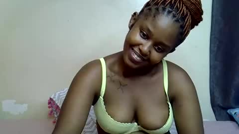 pettite_gal online show from May 11, 4:37 pm