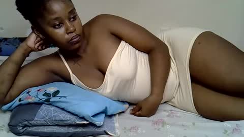 pettite_gal online show from April 26, 3:43 pm
