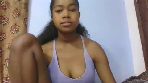 phania185885 online show from March 16, 5:44 am