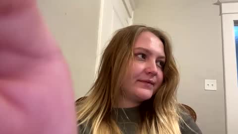 Snapshot of phatassblond chatting on January 6, 9:32 pm PhatAssBlond online show from January 6, 9:32 pm
