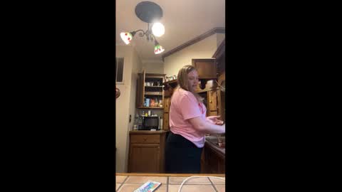 Snapshot of phatassblond chatting on October 13, 10:12 pm PhatAssBlond online show from October 13, 10:12 pm