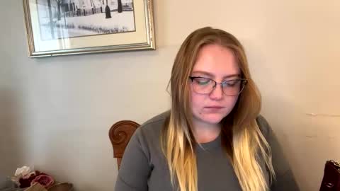 Snapshot of phatassblond chatting on January 28, 6:07 pm PhatAssBlond online show from January 28, 6:07 pm