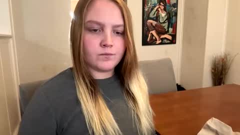 Snapshot of phatassblond chatting on February 16, 8:00 pm PhatAssBlond online show from February 16, 8:00 pm