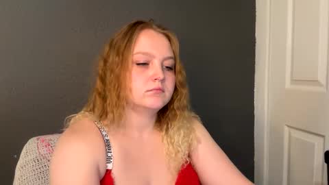 Snapshot of phatassblond chatting on February 26, 9:18 pm PhatAssBlond online show from February 26, 9:18 pm