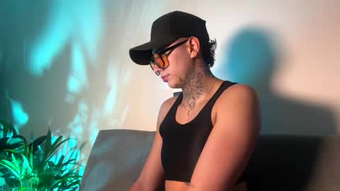 PHILLIP online show from April 23, 10:45 pm