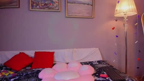 Phoenixvale Pls follow me online show from November 12, 4:27 pm