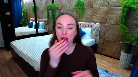 Emelie online show from March 11, 10:19 am