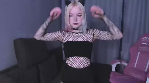 piginnya online show from November 9, 2:57 pm