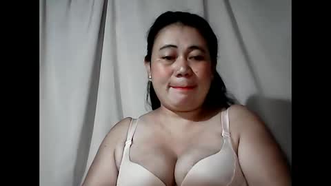 pinaymama12345 online show from April 17, 10:23 pm