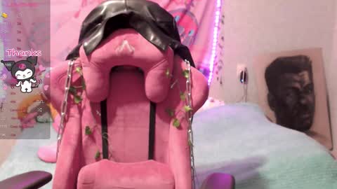 Snapshot of pineapple_dope chatting on February 10, 9:47 pm Nancy online show from February 10, 9:47 pm