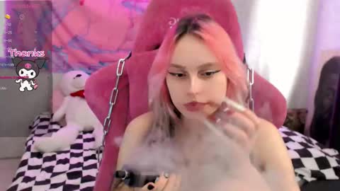 Snapshot of pineapple_dope chatting on October 10, 9:36 am Nancy online show from October 10, 9:36 am