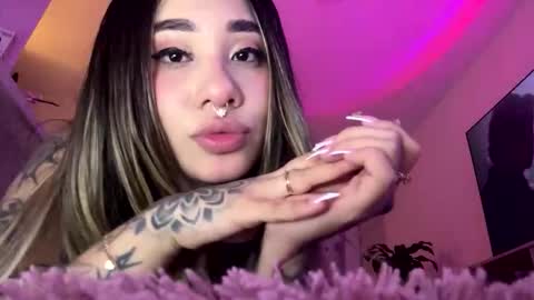 KELLY  online show from November 25, 1:08 am