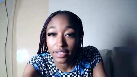 PinkyAura online show from July 31, 11:55 am