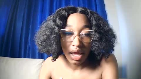 PinkyAura online show from June 14, 10:37 am