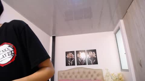 pinky_f00x online show from April 2, 7:22 pm